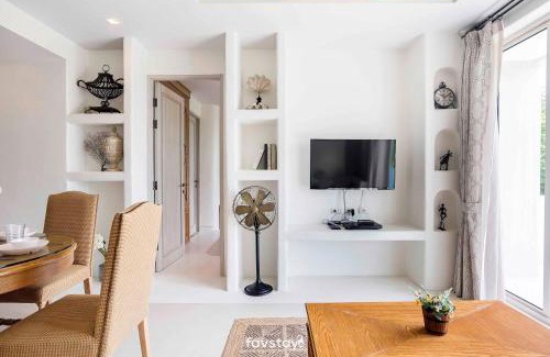 Khao Tao Apartment | Relax at Chelona Hua Hin by Favstay: Oceanfront Oasis