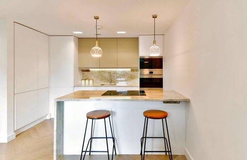 Sands End Apartment | Comfortable Chelsea Pad with Breakfast & Family-Friendly Amenities
