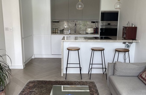 Sands End Apartment | Comfortable Chelsea Pad with Breakfast & Family-Friendly Amenities