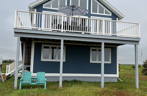 Chelton Cottage | Oceanfront Retreat: Family-Friendly Cottage with Great Views