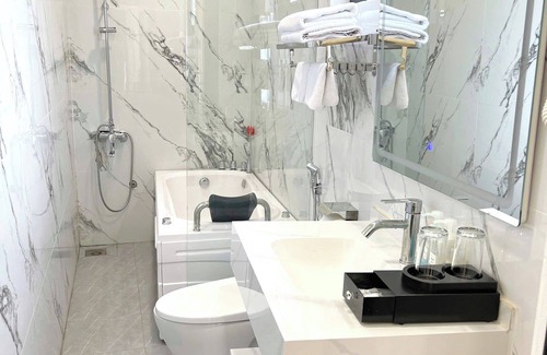 Soc Son Hotel | Discover Comfort at Chemi Noi Bai Airport Hotel