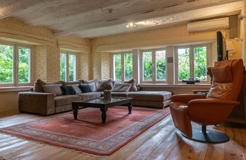 Desnie House | Pet-Friendly Retreat at Chemin de Traverse - Rated 8.4/10