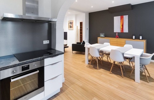 Liege Apartment | Chemin des Cèdres: Family-Friendly Stay with Breakfast
