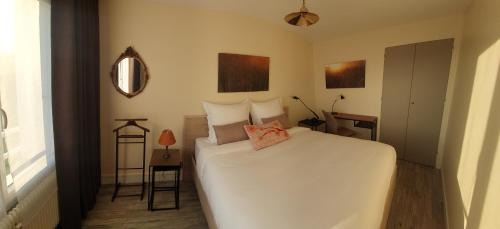 Bayeux Apartment | Chemin Vert: Family-Friendly Retreat with 9.4/10 Rating
