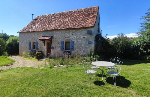 Saint-Pierre-de-Maille House | Chenevaux: Family-Friendly Cottage with Pool in Countryside
