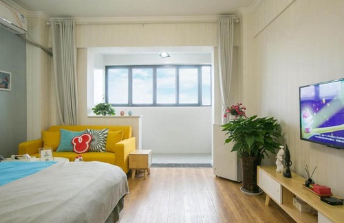 Dujiangyan Apartment | Discover DuJiangYan Locals Apartment - 4-Star Comfort Awaits