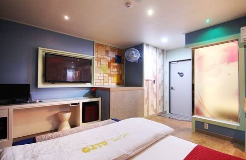 Cheongdo Hotel | Eco-Friendly Retreat at Cheongdo Alto with Hot Tub & Breakfast