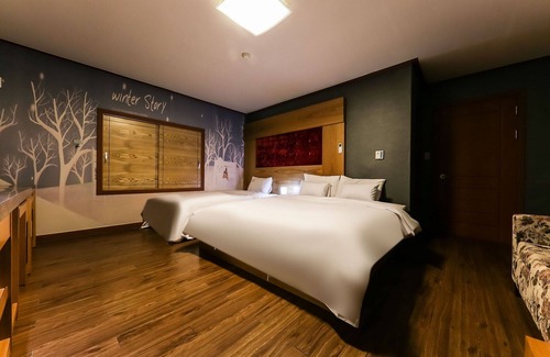 Chungcheongbuk-do Hotel | Eco-Friendly Stay at Cheongju Chojeongyaksu S - 10/10 Rated