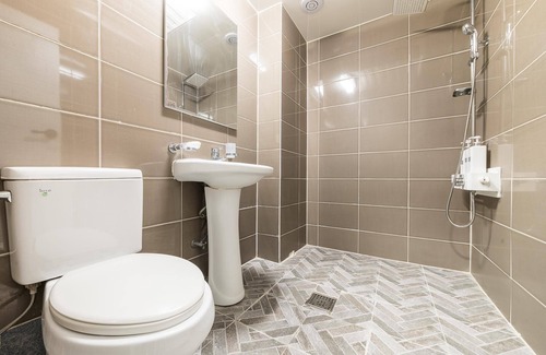 Cheongju Hotel | Eco-Friendly Comfort at Cheongju Crystal - Guest Rated 10/10