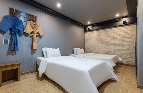 Cheongju Hotel | Eco-Friendly Comfort at Cheongju Crystal - Guest Rated 10/10