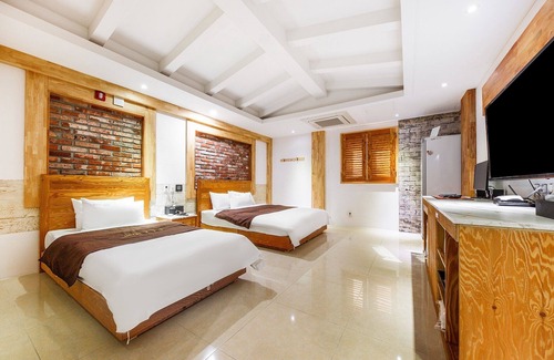 Cheongju Hotel | Eco-Friendly Retreat at Cheongju Hotel Chocolate - 10/10 Rated