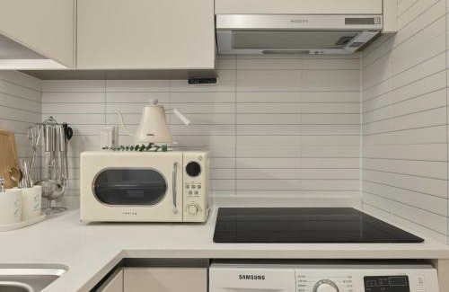 Seongnae-dong Apartment | Cheonho 1 minute stay #New construction #Two-room #KSPO #Lotte Tower #Jamsil #Olympic Park #Asan Hospital