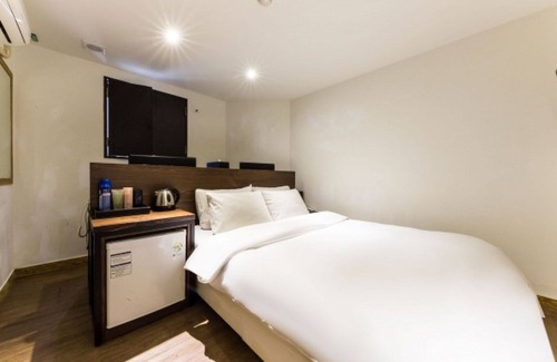 Cheonho-dong Hotel | Eco-Friendly Cheonho Yeon: Family & Breakfast Amenities