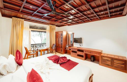 Kuzhuppilly Hotel | Relax at Cherai Beach View Heritage with Family-Friendly Amenities
