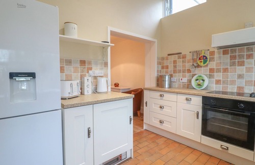 East Drayton Cottage | Pet-Friendly Cheriton in Tuxford with Cozy Open Fire