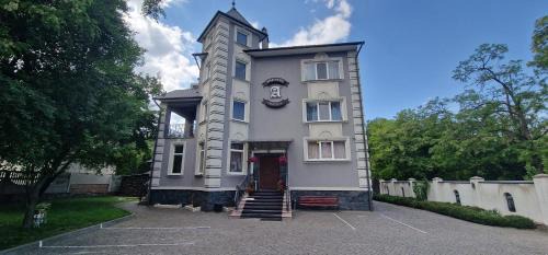Chernovtsy Apartment | Top-Rated Chernivtsi Apartments with Pool & Breakfast Included