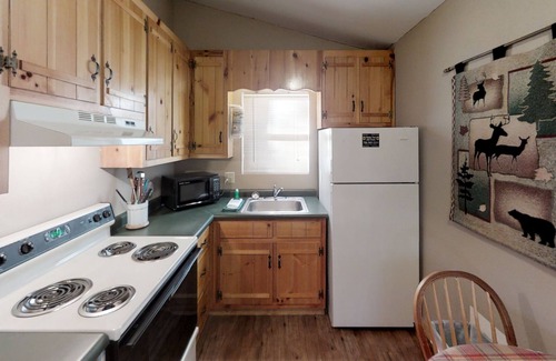 Sautee Nacoochee Cabin | Experience Cherokee Ridge 7: Pet-Friendly & Pool Access