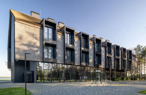Volyn Oblast Hotel | Discover Cherot: Oceanfront Retreat with Hot Tub & Beach