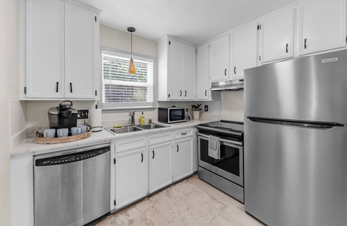 College Station House | Cherry: 300 Steps to Northgate