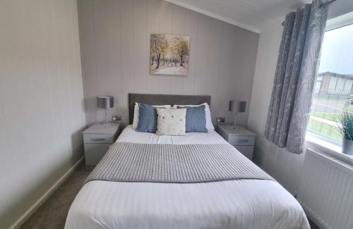 Fitling House | Relax at Cherry Blossom 48 with Hot Tub & Family Amenities