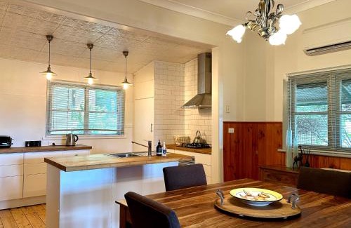 Beechworth House | Pet-Friendly Cherry Blossom Cottage in Beautiful Beechworth