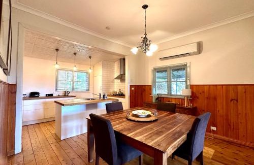 Beechworth House | Pet-Friendly Cherry Blossom Cottage in Beautiful Beechworth