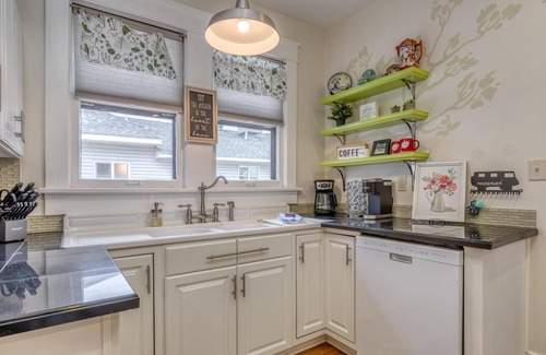 Fruita House | Cherry Blossom III: Pet-Friendly Oasis with Fenced Yard