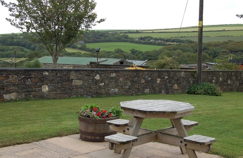 Winnard's Perch Cottage | Pet-Friendly 2 Bedroom Retreat in St Issey with Ocean View