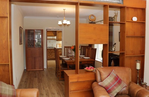 Palterton House | Pet-Friendly Cherry Fields with Garden in Bolsover