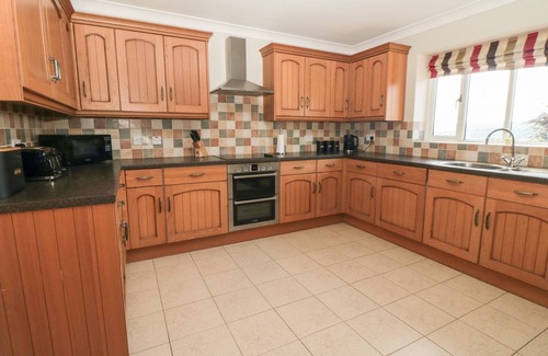 Briggswath Cottage | Cozy Cherry Garth with Open Fire and Kitchen in Whitby