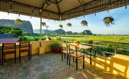Hoa Lu House | Cherry Homestay: Pet-Friendly Getaway with Top Ratings