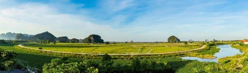 Hoa Lu House | Cherry Homestay: Pet-Friendly Getaway with Top Ratings