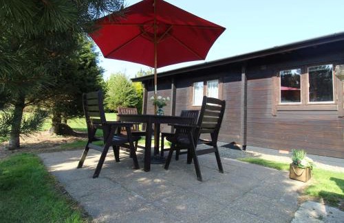 Bodmin House | Family-Friendly Getaway at Cherry Lodge - 4-Star Comfort