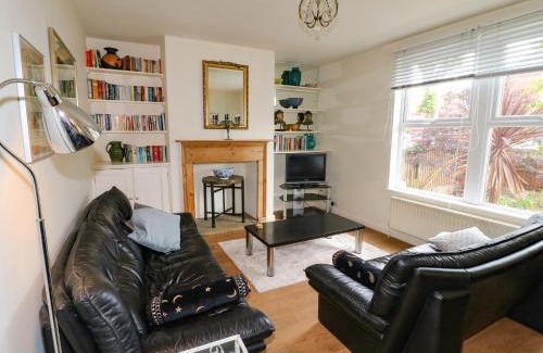 Newark House | Cherry Lodge: Family & Pet-Friendly Retreat with Top Ratings