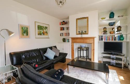 Newark House | Cherry Lodge: Family & Pet-Friendly Retreat with Top Ratings