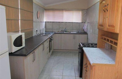 Potchefstroom Apartment | Ideal Central Retreat for Groups with Family-Friendly Amenities