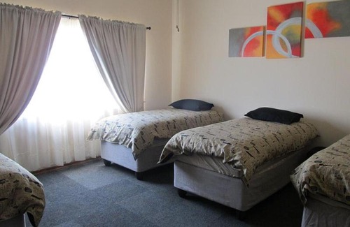 Potchefstroom Apartment | Ideal Central Retreat for Groups with Family-Friendly Amenities