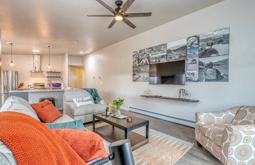 Fruita House | Cherry Pie III: Pet-Friendly Retreat with Inviting Yard