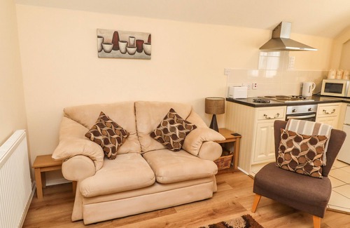 Louth Cottage | Pet-Friendly Cherry Pips with Garden in Saltfleetby