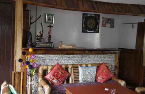 Geyzing House | Family-Friendly Retreat at Vamoose Cherry Resort