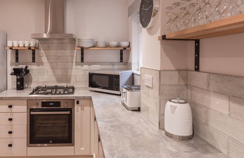 Shanklin Apartment | Convenient Cherry Tops Apartment with Pool & Pet-Friendly Amenities