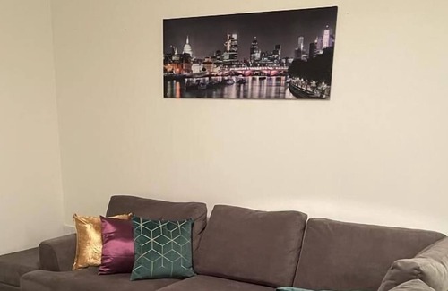 Warrington Apartment | Cherry Tree - 2 bedroom, Bright, Airy Apartment. Sleeps 4. Warrington Town Centr