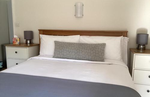 Chipping Norton House | Charming Cherry Tree Cottage in Scenic Cotswolds Village
