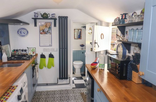 Martlesham Heath Cottage | Pet-Friendly Cherry Tree Cottage in Scenic Woodbridge