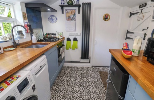 Martlesham Heath Cottage | Pet-Friendly Cherry Tree Cottage in Scenic Woodbridge