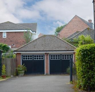 Telford House | Family-Friendly Cherry Tree Home with Pet Access & High Ratings