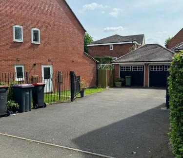 Telford House | Family-Friendly Cherry Tree Home with Pet Access & High Ratings