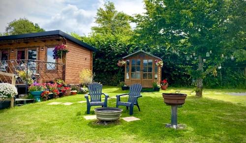 West Buckland Other | Inviting Cherry Tree Glamping Lodge with Hot Tub & 9.8 Rating
