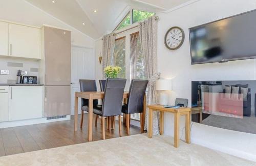 Narberth House | Family-Friendly Cherry Tree Lodge with Perfect 10 Rating