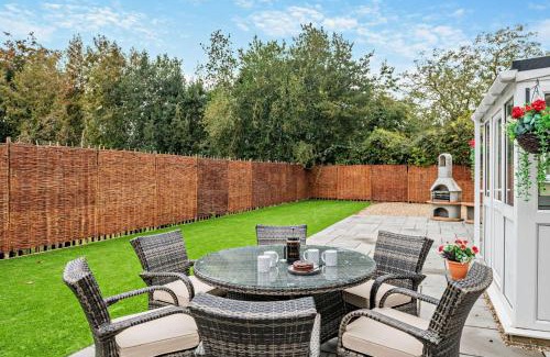 Acton House | Welcome to Cherry Trees - Acton: Pet & Child Friendly Stay